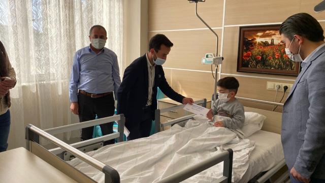 Gönül köprüsü ile binlerce çocuk bayramlaşıyor