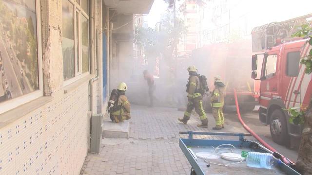 Küçükçekmecede tekstil atölyesinde yangın çıktı