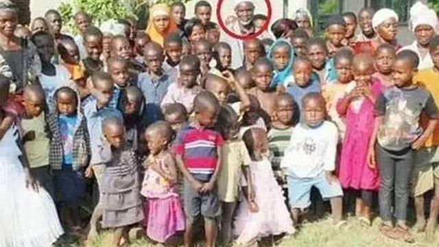 Zimbabveli babanın 16 eşi, 151 çocuğu var
