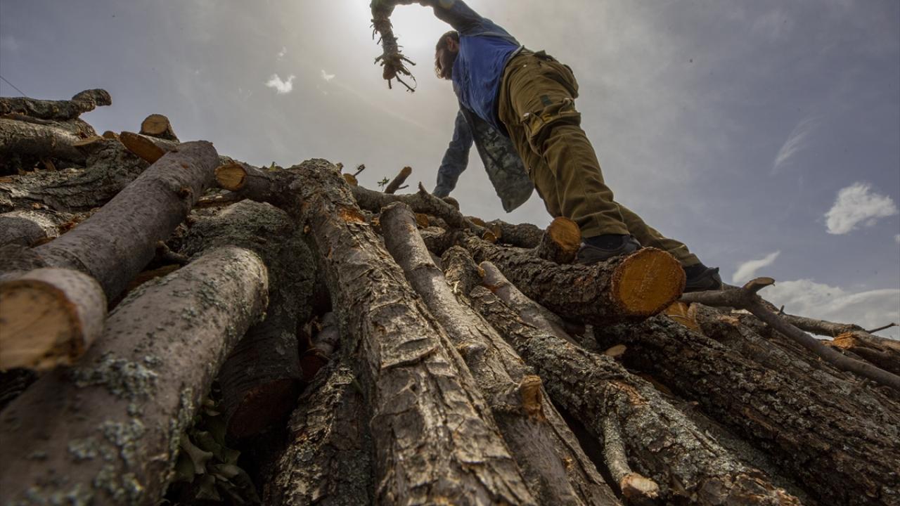 "Erkek çocuklarının yaptığı işleri yapıyoruz"