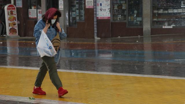 Boluyu sağanak ve fırtına vurdu