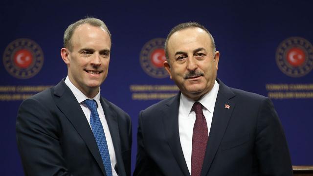 Bakan Çavuşoğlu, İngiliz mevkidaşı ile Filistini görüştü
