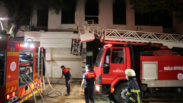 Bodrumda dernek binasında çıkan yangın söndürüldü