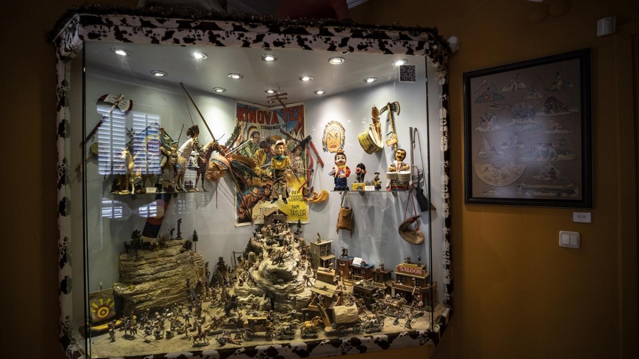 "İnsanlar bir elinde çocukları, diğer elinde çocuklukları müzeden ayrılıyorlar"