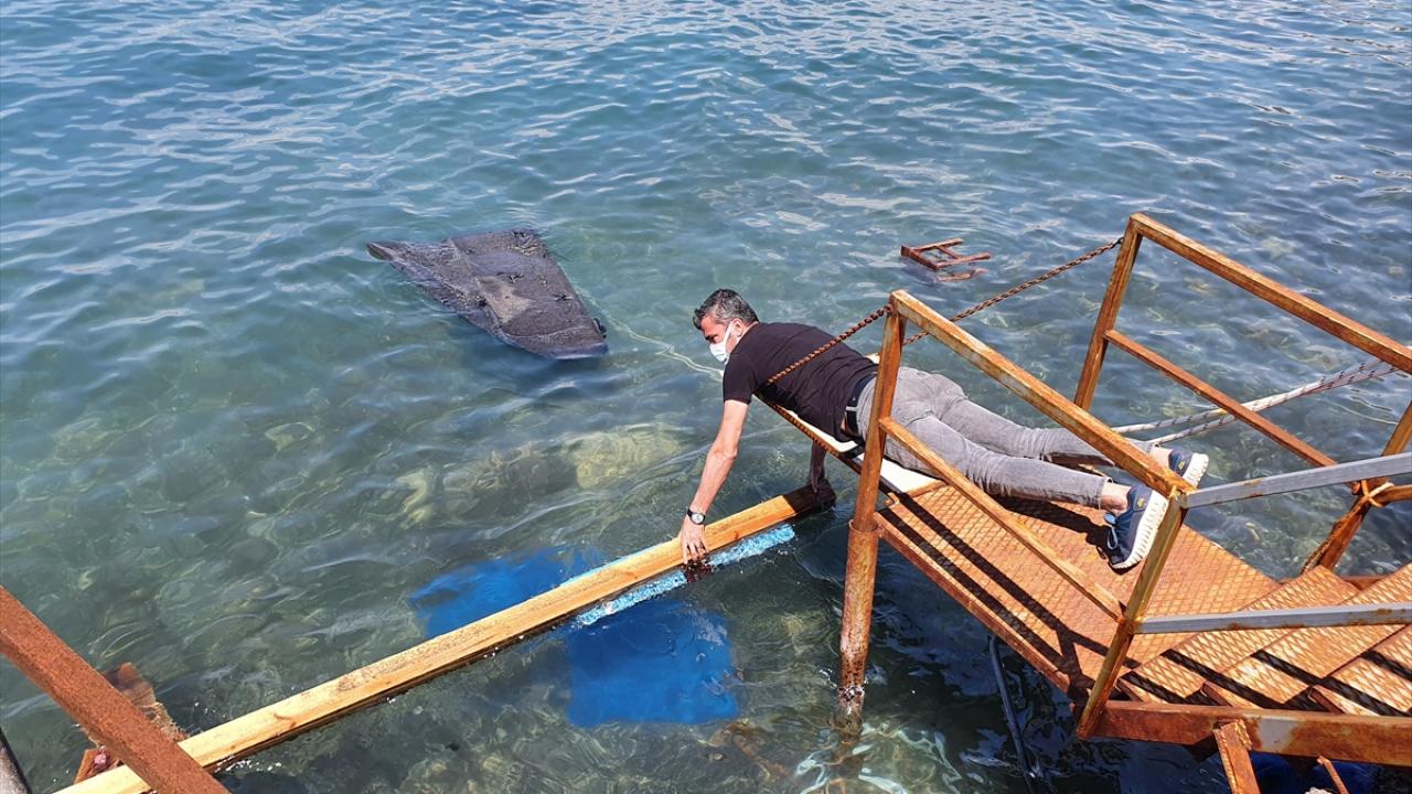 Sahil şeridi de su altında kalmıştı