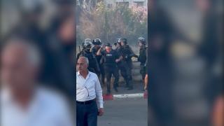 İsrail güçleri, Kudüs'te CNN muhabirini tartakladı