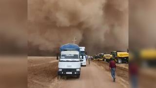 Mardin'de toz bulutu böyle görüntülendi