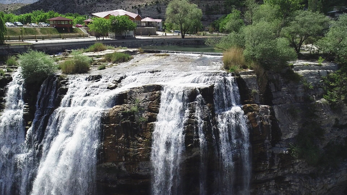  "Tortum Şelalesi, herkesin özellikle gelip görmesi gereken bir yer"