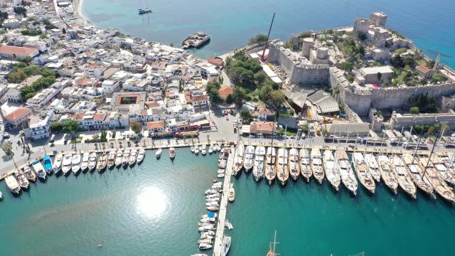 Mavi Tur için gelen turistler denize güvenli açılacak