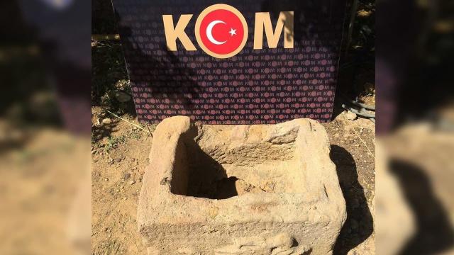 Kırıkkalede bir evin bahçesinde lahit mezar ele geçirildi