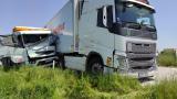 Kırklareli'nde tır ile kamyon çarpıştı: 2 yaralı