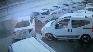 Avcılar'da 12 aracın karıştığı zincirleme kaza kamerada