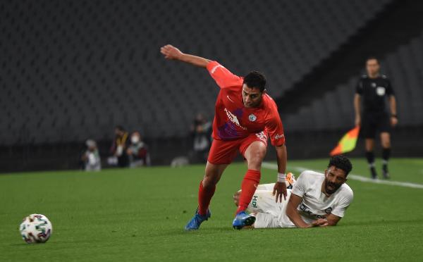 İlk yarı golsüz bitti