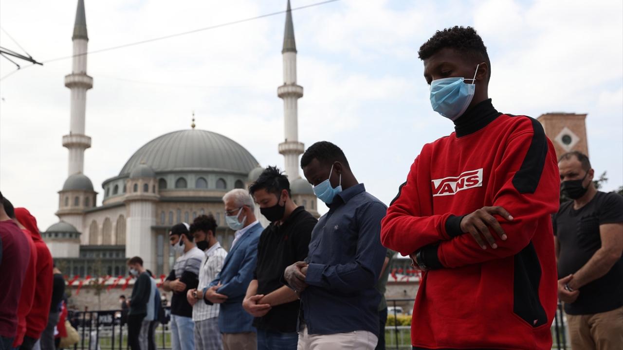 "Milletimiz 150 yıllık hayaline bugün kavuşmuştur"