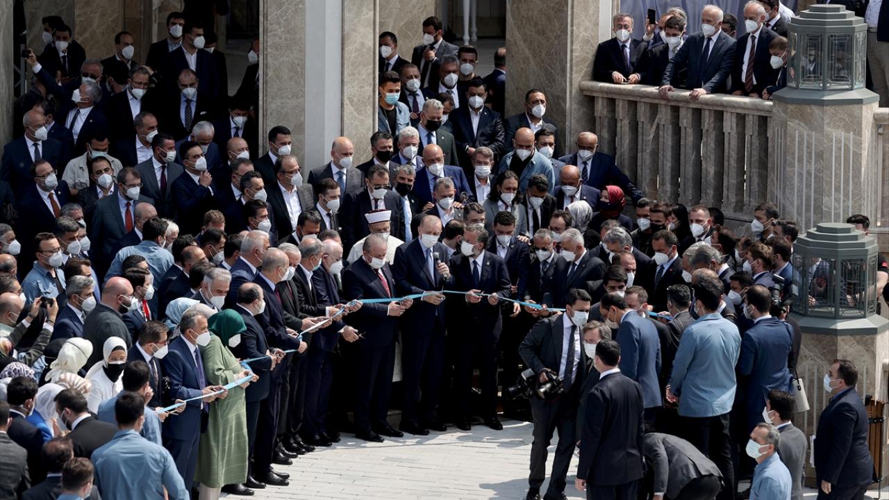 "Milletimizin birliğini bozamayanlar camilerimizi hedef aldı"