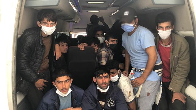 Yasa dışı yollarla ülkeye giren 36 düzensiz göçmek yakalandı