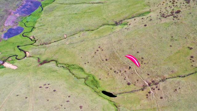 Bakanlık tarafından başlatılan kursla gençler, yamaç paraşütü pilotu oldu