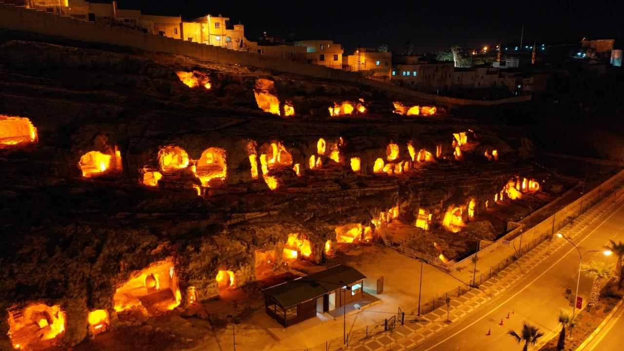 Kentteki ışıklandırmaların halk tarafından büyük bir beğeni kazandığını vurgulayan Beyazgül, şöyle konuştu: