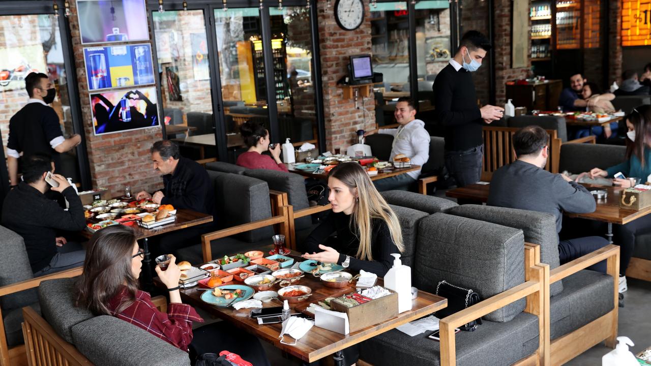 Restoranlar 21.00`e kadar açık