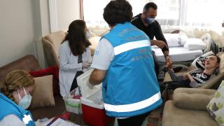 Sağlık ekipleri engellilerin aşılanması için seferber oluyor