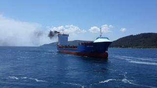 136 metrelik konteyner gemisi Çanakkale Boğazı'nda arızalandı