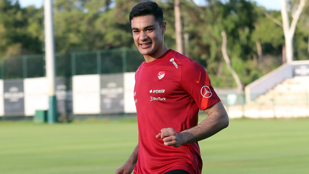 Ozan Muhammed Kabak - Liverpool