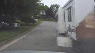 Çalıntı karavanla kaçma girişimi 30 dakika sürdü