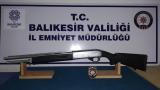 Balıkesir'de polisten 12 aranan şahsa gözaltı