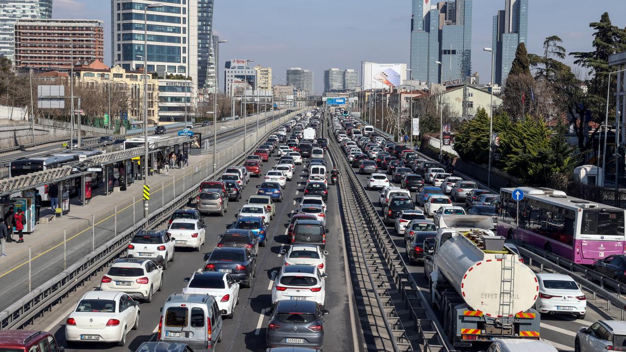 Trafikte yoğunluk oluştu