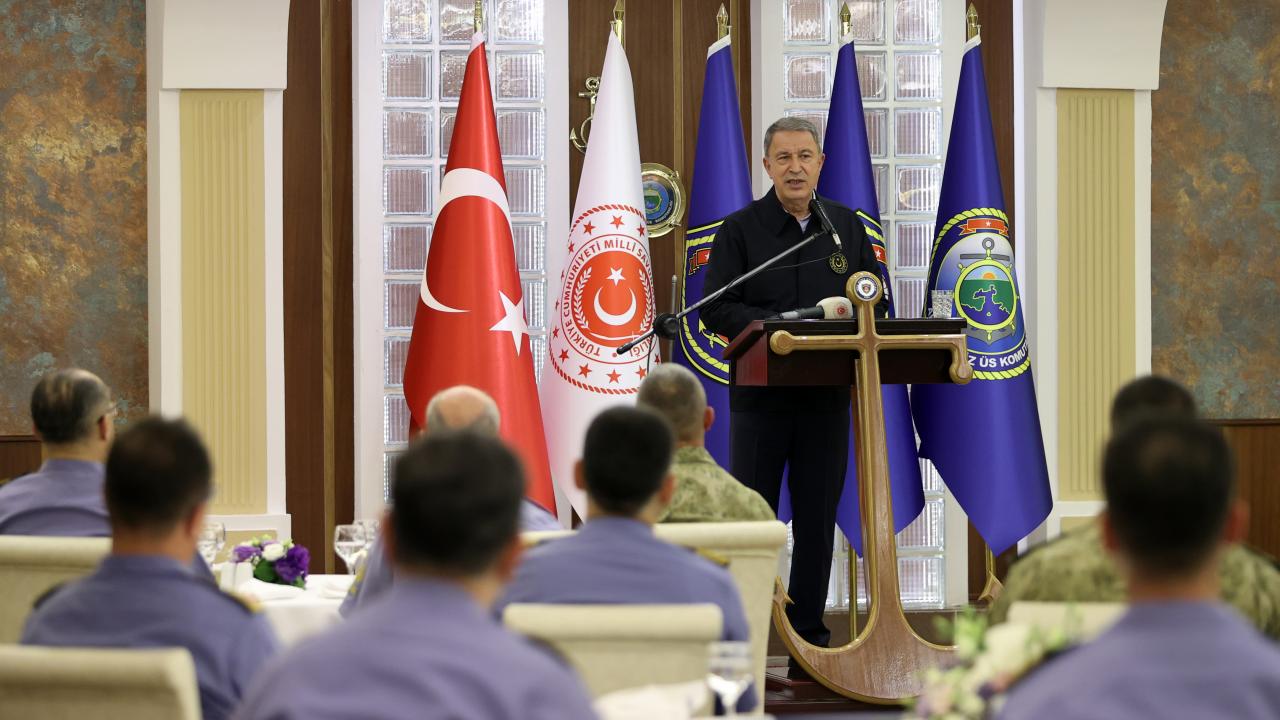 Yurt içi ve sınır ötesinde devam eden teröristle mücadele operasyonlarına da değinen Akar, şunları kaydetti: