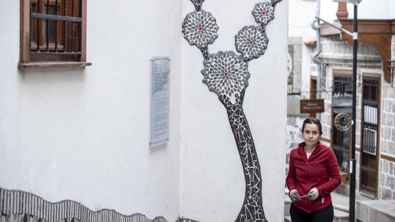 Eserde Mevlana`nın tasarruf ritmine ve Kıyamet suresine atıfta bulunduğunu anlatan Bilgiç, şunları kaydetti: