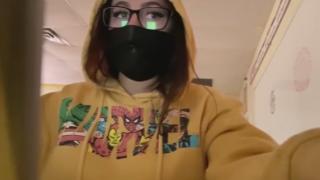 Kızının kılığında okula gitti