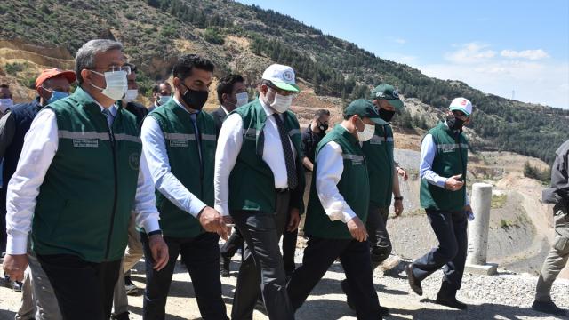 Tarım ve Orman Bakanı Pakdemirli, yapımı tamamlanan Çay Barajında incelemelerde bulundu