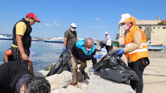 Geliboluda çevre temizlik çalışması yapıldı