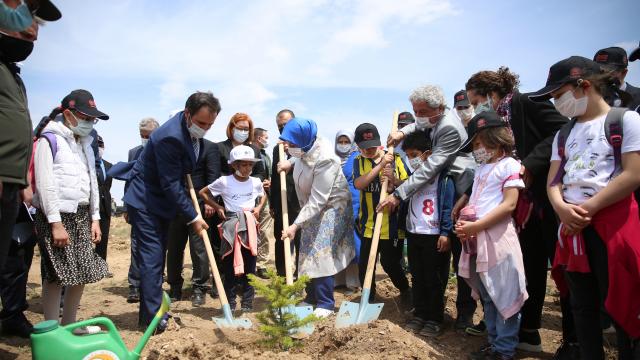Eskişehirde "sıfır atık kazanımları ormanı" fidanla buluştu