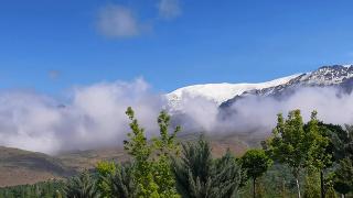Haziran gelse de kar yağmaya devam ediyor