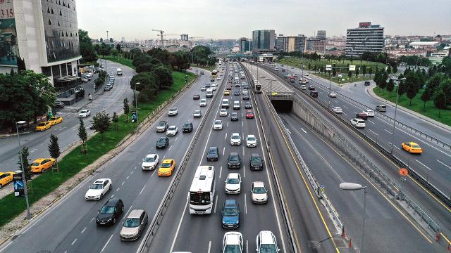 Trafikteki araç sayısı 25 milyona yaklaştı
