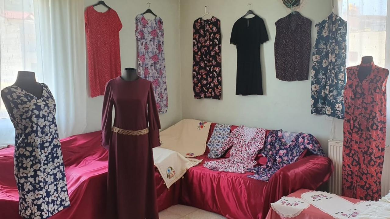 Beydağ'da "Hayat Boyu Öğrenme Haftası" kapsamında el emeği eserler sergiye taşındı