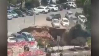 Kudüs'te otoparkta oluşan çökme araçları yuttu