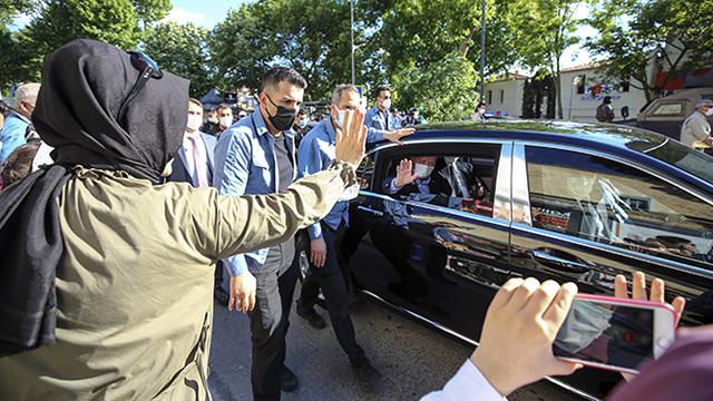 Cumhurbaşkanı Erdoğan, Çengelköyde vatandaşlarla sohbet etti
