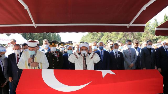 Şehit Uzman Çavuş Samet Şeker, son yolculuğuna uğurlandı