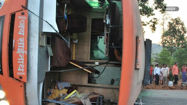 Hindistanda trafik kazası: 15 ölü
