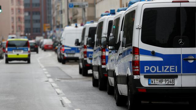 Almanyada aşırı sağcı polis soruşturmasında şüpheli sayısı artıyor