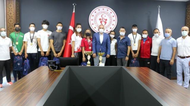 Antalyada başarılı sporcular ödüllendirildi