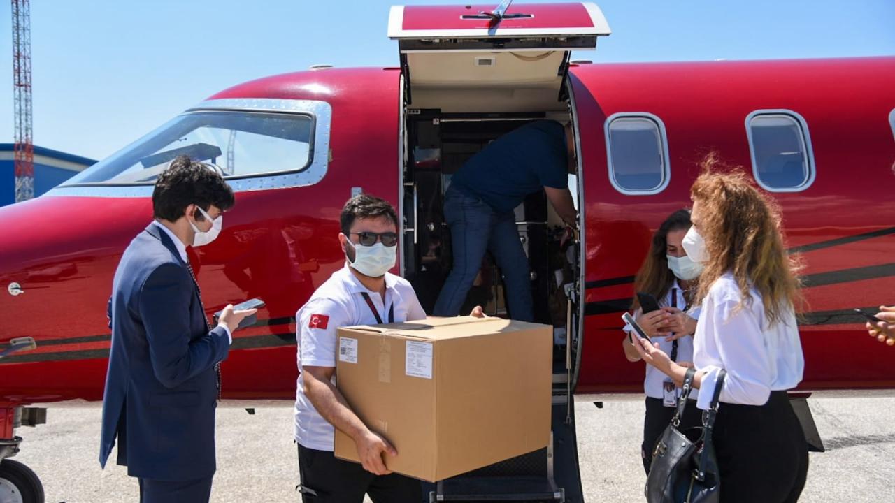 Türkiye'nin bağışladığı 30 bin Sinovac aşısı Kuzey Makedonya'ya ulaştı