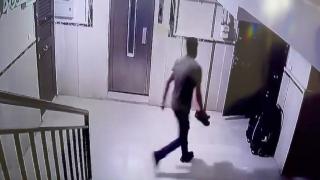 Kuzenine kız istemeye gittiği evin kapısında ayakkabısı çalındı