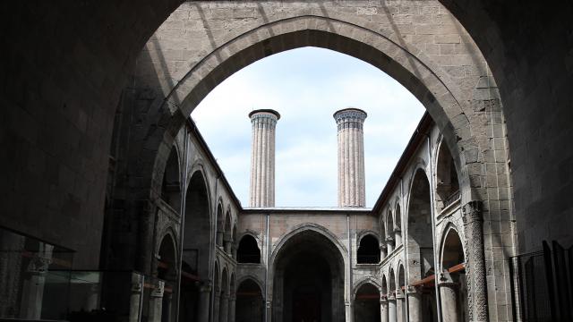 Erzurumun simgelerinden Çifte Minareli Medrese, Vakıf Eserleri Müzesi olarak misafirlerini ağırlayacak