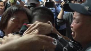 Çocuklarına 26 yıl sonra kavuşan aile büyük sevinç yaşadı