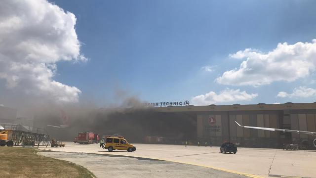 Atatürk Havalimanının hangarında oksijen tüpü patladı
