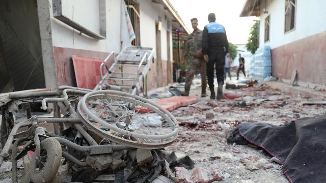Terör örgütü PKK Afrinde hastaneye saldırdı: 13 ölü, 27 yaralı